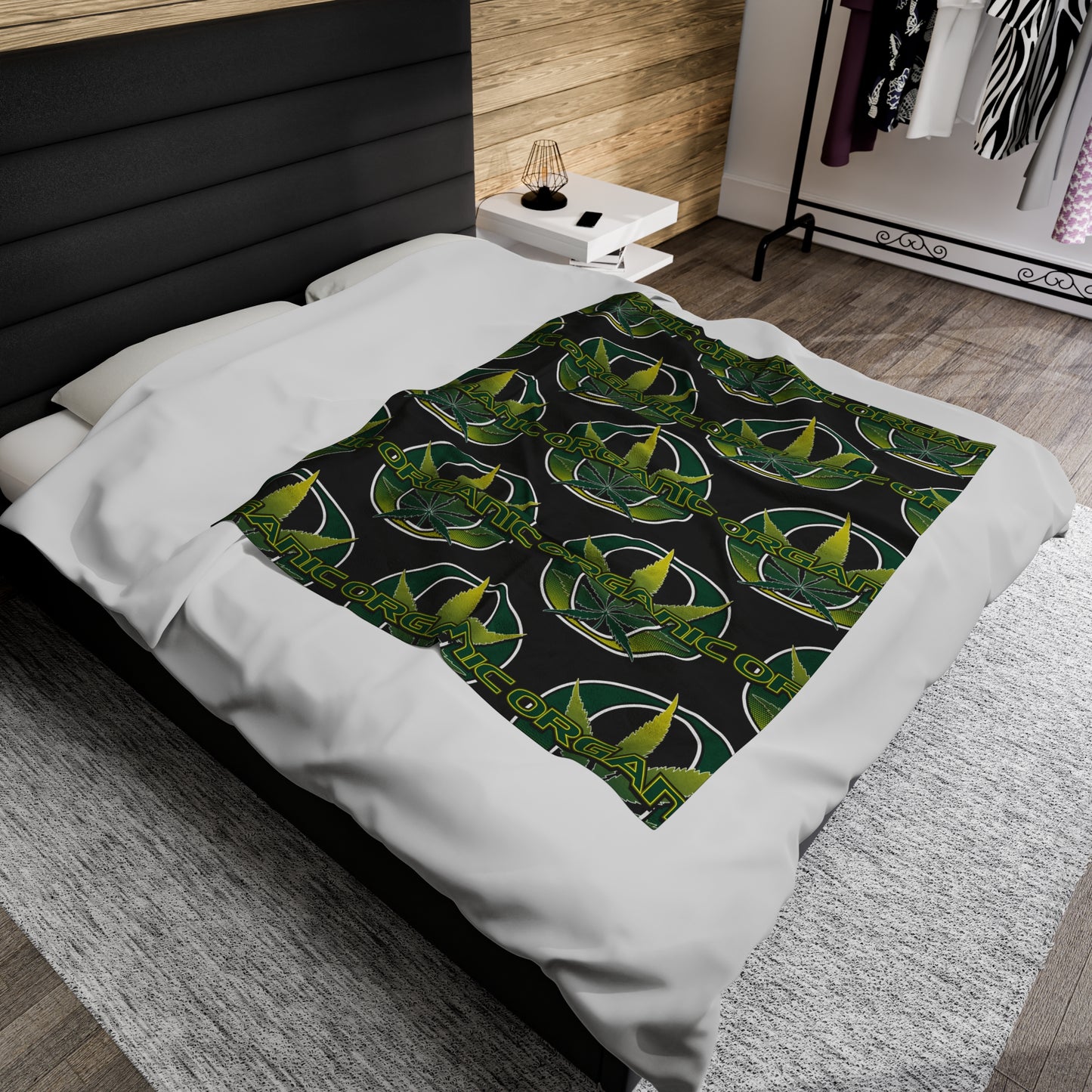 ORGANIC LEAF Velveteen Plush Blanket, Black Oregon Leaf Motif