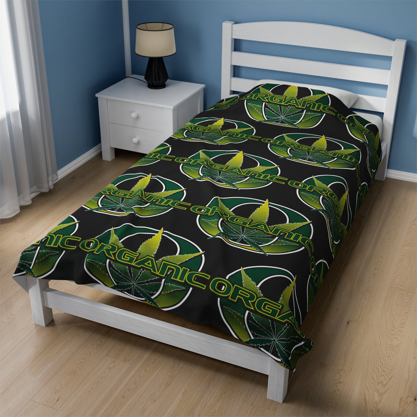 ORGANIC LEAF Velveteen Plush Blanket, Black Oregon Leaf Motif